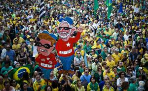 奥运开幕前5天，上万巴西民众上街抗议要求总统下台