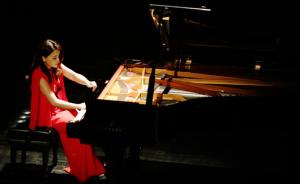 陈洁音乐会《轮·回》：钢琴舞台上刮起新中国风