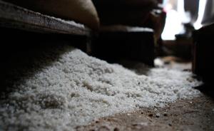 河南项城盐业局长力捧家人品牌食盐，涉垄断经营当地展开调查