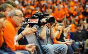 ESPN为省钱解雇超百名记者主播，勇士火箭都没跟队记者了