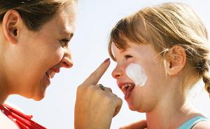 幼儿使用喷雾式防晒霜需谨慎，可能诱发过敏