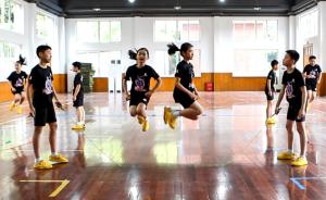 上海一小学生跳绳成绩追平世界纪录，30秒内跳了111下