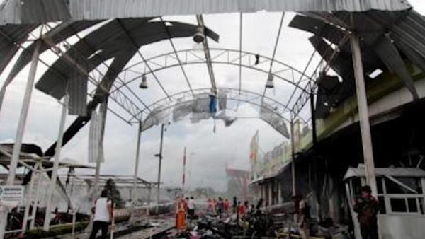 泰国南部度假地商场爆炸已致60人伤