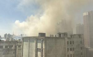 上海梅林食品一厂区厨房起火浓烟漫天，明火已灭无人员伤亡