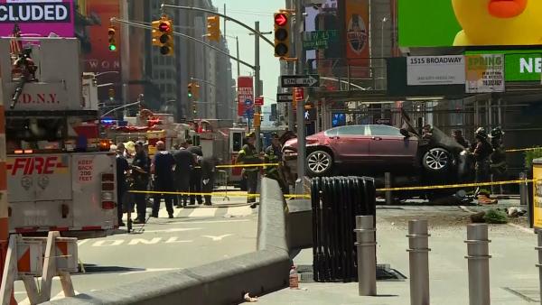 纽约时代广场汽车撞人1死22伤：非恐袭