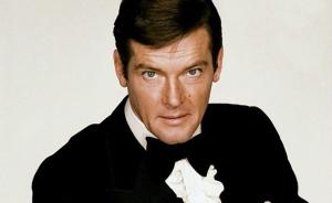 被誉为最帅007扮演者罗杰·摩尔因癌症去世，享年89岁