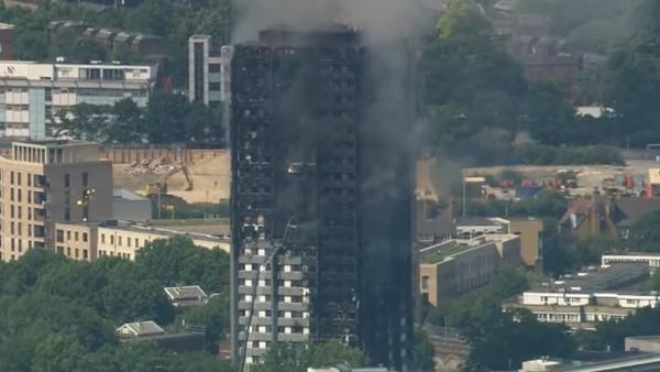 伦敦公寓通宵大火已6死：仅一个楼梯