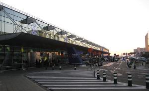 火灾致布鲁塞尔机场电力供应切断，机场关闭大量游客滞留