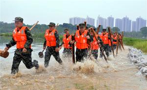 进入主汛期，武警湖北总队黄石支队开展抗洪抢险实兵演练