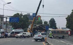 山东淄博发生多车相撞交通事故，已致10人死亡20人受伤