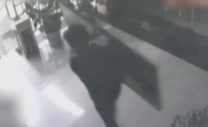 男子偷电视搬2千公里回家:结婚缺家电