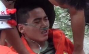 为救七旬坠井缺氧老人,消防员让出氧气