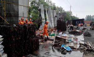 大风刮倒围墙,致双胞胎小孩和老人死亡