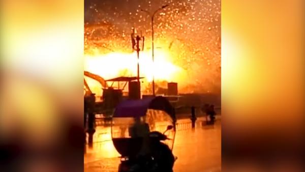 四川达州：加油站拆除时爆炸，1死2伤
