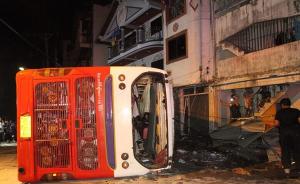 泰国再次发生载中国游客大巴侧翻事故，已致1死25伤
