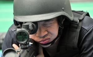 上海特警高温下训练：趴在47℃地垫上练狙击，枪身超50℃