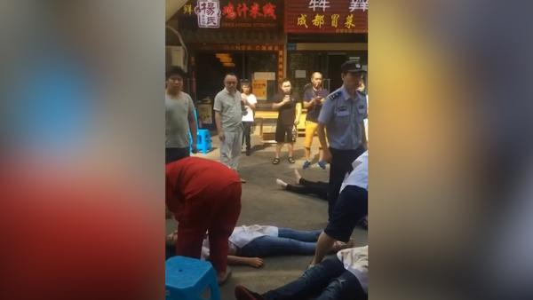 重庆：米线店燃气泄漏7人昏迷食客报警