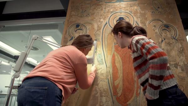 大英博物馆怎么修复唐代敦煌巨幅刺绣
