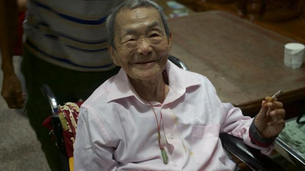 枭雄落幕：90岁缅甸毒枭杨二小姐出殡