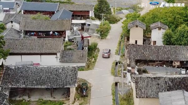 寻路胡焕庸线上的中国｜玉龙县：一个村子的“信息化”困惑