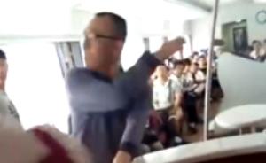 视频丨男子列车抢占餐车坐位遭拒，左右开弓扇哭女乘务员