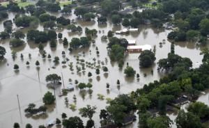 美路易斯安那州特大洪灾13人死，灾民不满奥运、大选占头条