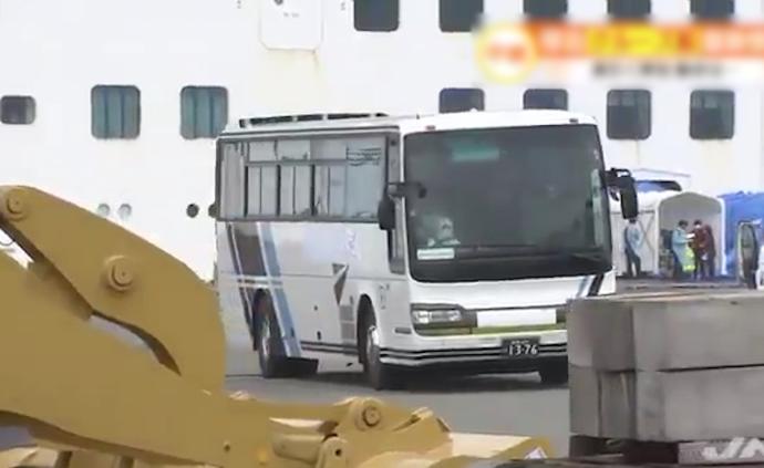 郵輪11人下船,乘客獲贈手機聯系醫生