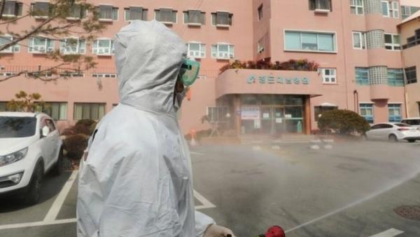 韩国首现医务人员集体感染，5名护士确诊
