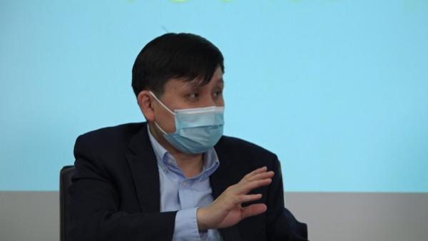 张文宏：真得一个新冠肺炎也不那么容易