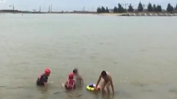 海口：女子欠债跳海，呛水后大喊救命