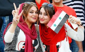 德黑兰举行世预赛伊朗女性球迷遭禁入，有人为看球女扮男装
