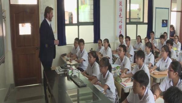 外教眼中的中国教师节：学生尊师重道