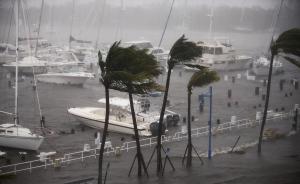 飓风“厄玛”致迈阿密狂风大雨不断，部分市区已被水淹没