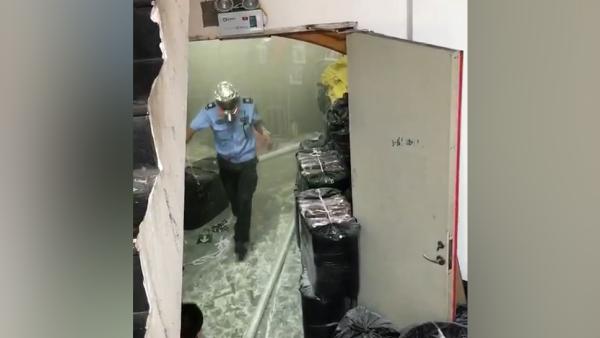 广州：男子砍人后泼可燃液体致2死2伤