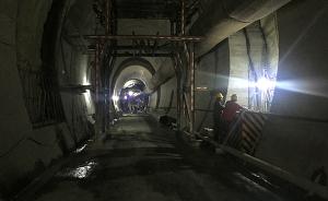 西双版纳在建隧道挖仰拱时塌坍9人受困