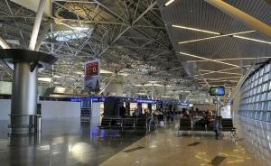 中国游客滞留比利时机场问题获妥善解决：341人将分批回国