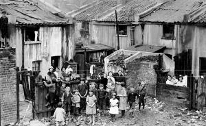 红旗飘扬波孟西：一百年前，伦敦贫民窟改造的小历史