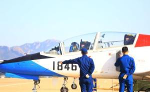 空军第十批女飞行学员19人顺利实现高教机单飞