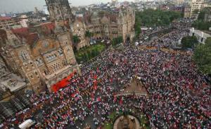 印度逾50万马拉地族人游行，要求增加其就业和上大学的配额