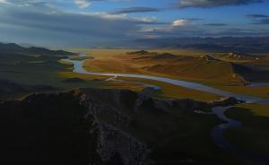新疆巴音布鲁克：航拍最美草原湿地