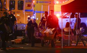 警方称拉斯维加斯枪击案嫌犯不排除自杀，房间至少8支长步枪