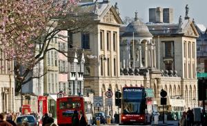 牛津建英国首个“零排放区”，部分城区街道将只行驶电动汽车