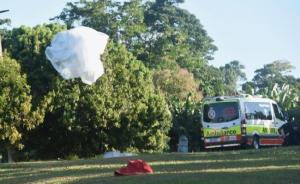 因在高空中发生碰撞事故，澳大利亚3名跳伞者不幸遇难