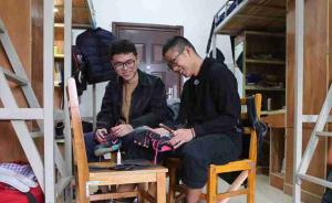 武汉一大学生义务帮同学修鞋200余双，他说为同学省钱很值