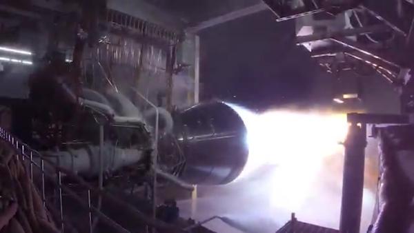 贝索斯太空火箭新引擎点火，比猎鹰9强