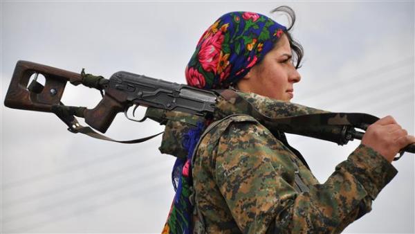 叙利亚巾帼英雄：扛枪打击IS的女子军队