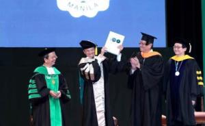 菲律宾一高校向马云授予世界首个科技创业名誉博士学位