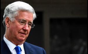 英国国防大臣因性骚扰丑闻引咎辞职，更多指控预计将浮出水面