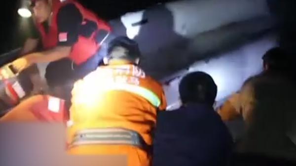 救出被困者，90后消防员卷入漩涡牺牲