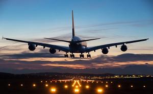 “空中放油”救人引发环保关注，航空公司：环境影响微乎其微